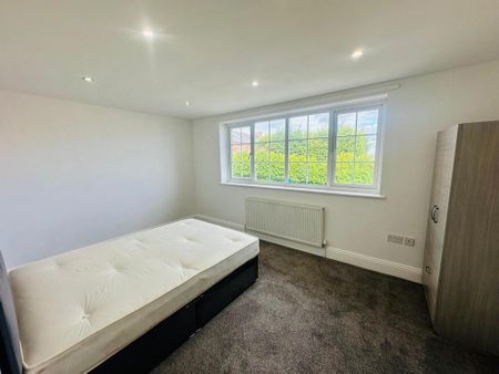 5 bedroom semi-detached house to rent - Photo 5