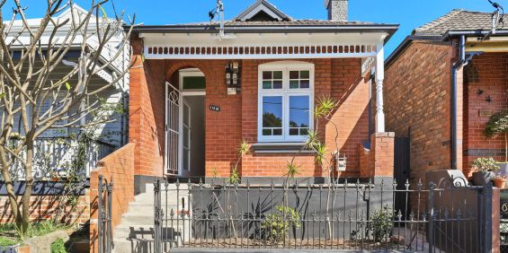 Charming Freestanding Home - Photo 3