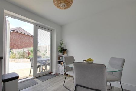 2 bedroom house to rent - Photo 3