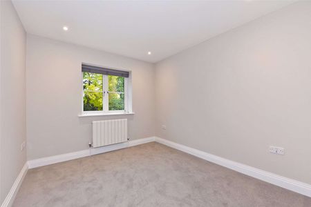 A unique two bedroom semi-detached home located in the heart of Marlow. - Photo 3