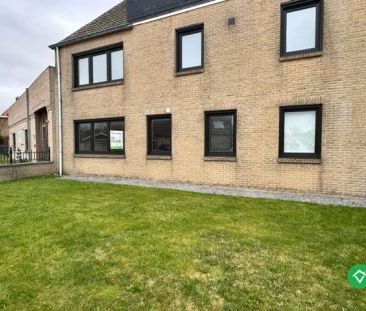 Gerenoveerd 2-slaapkamerappartement met tuin in Klemskerke, De Haan - Photo 4