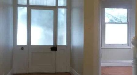 Spacious 5-Bedroom, Double Grammar Zone - Photo 2