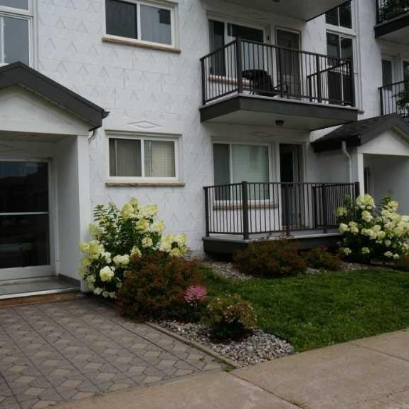 À Louer 2 1/2 - Photo 1