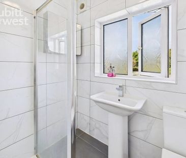 4 bedroom semi-detached house to rent - Photo 5