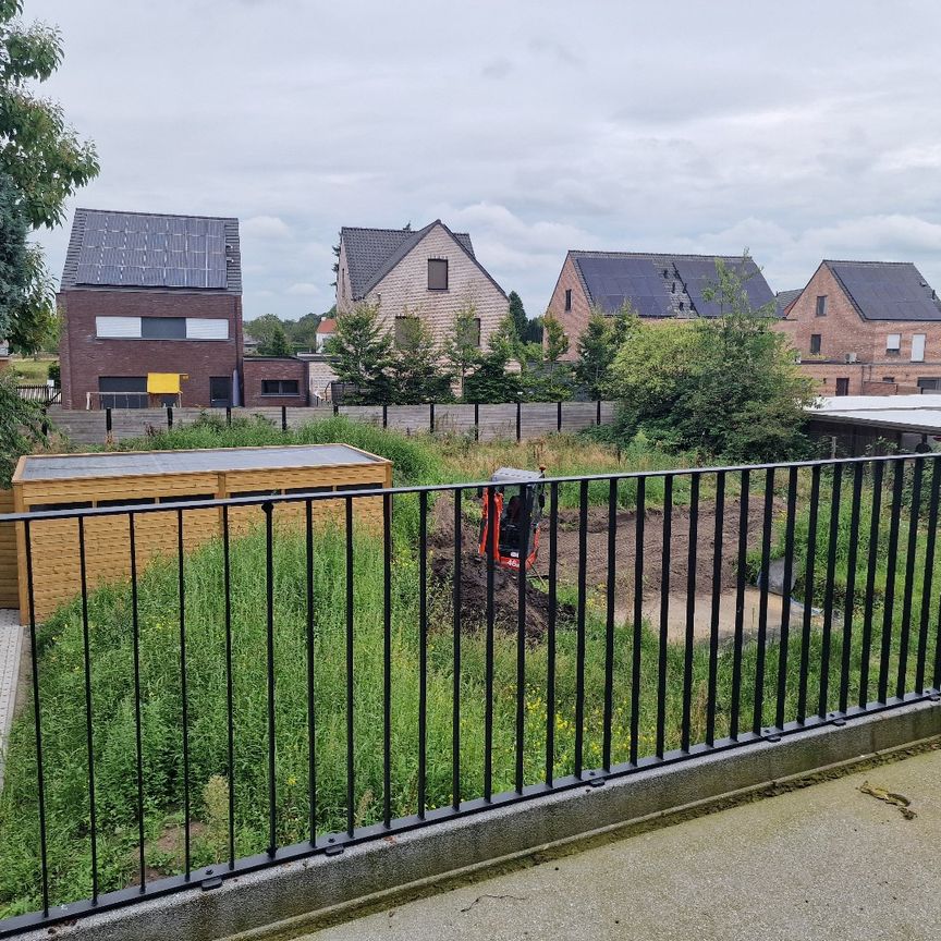 Nieuwbouwappartement op eerste verdieping met 2 slaapkamers, autostaanplaats en kelder - Foto 1