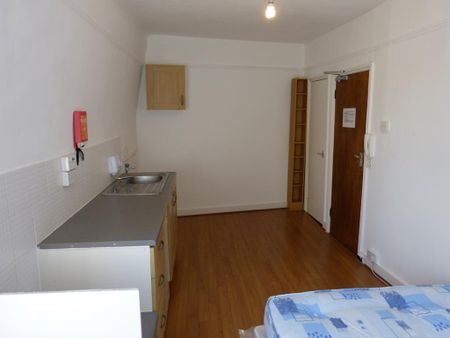 Studio to rent - Photo 4