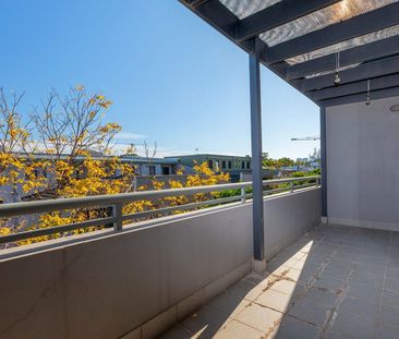 Bright and Conveniently Located Two Bedroom Apartment - Photo 1