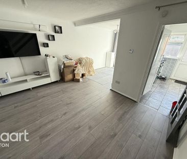 3 bedroom end of terrace house to rent - Photo 3