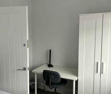 4 bedroom semi-detached house to rent - Photo 5