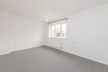 3 bed House To Let - Photo 3