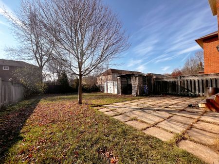 For Lease - 1559 Parish Lane, Oakville, Ontario - Photo 2