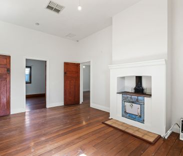 Charming character home with plenty of space - Photo 3