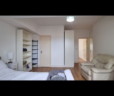 1 Bed Penthouse, Upper Brook Street, M13 - Photo 5