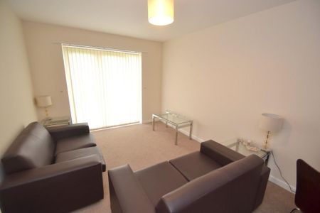 2 bedroom ground floor flat to rent - Photo 2