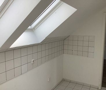 Zuhause fühlen: ansprechende 1,5-Zimmer-Dachgeschosswohnung - Photo 2