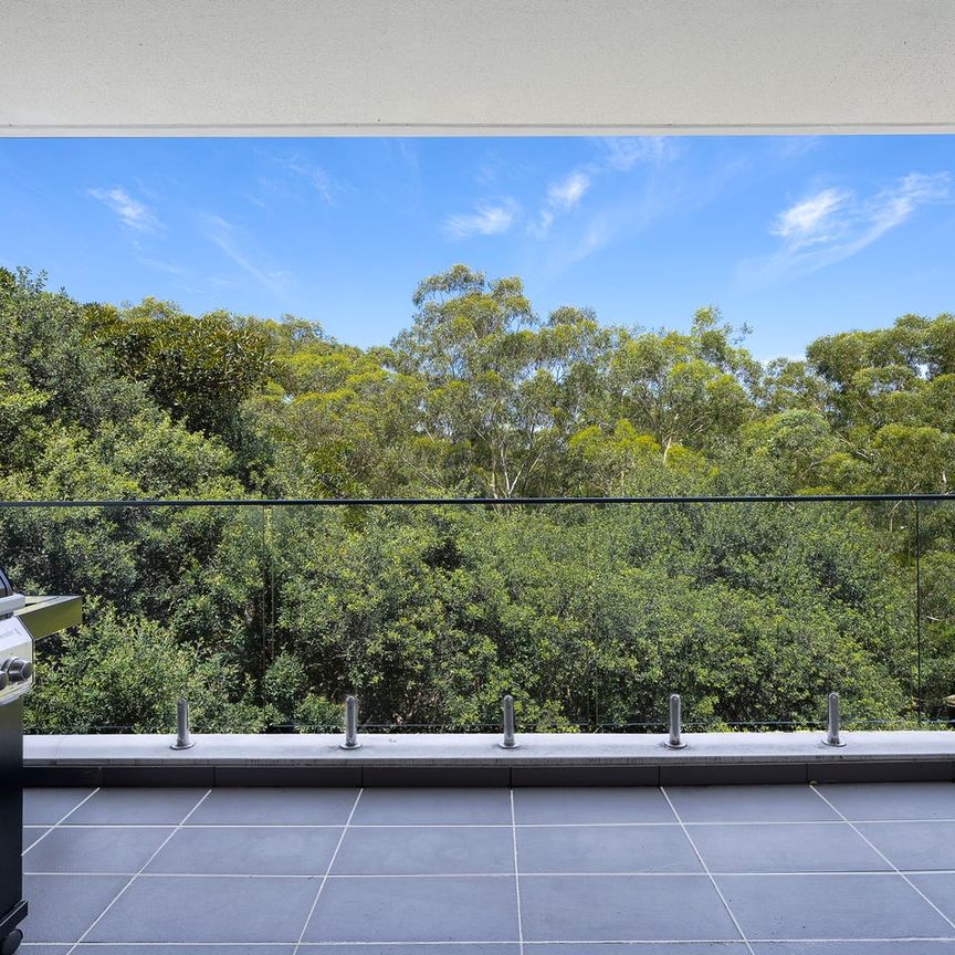 Expansive entertainer's balcony with district outlook - Photo 1