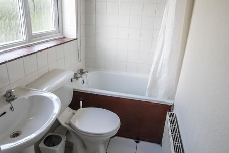 4 bedroom house to rent - Photo 2