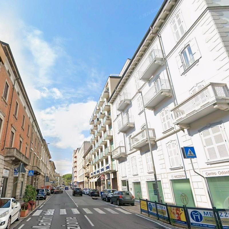 Monolocale arredato con posto auto a Lecco - Photo 1