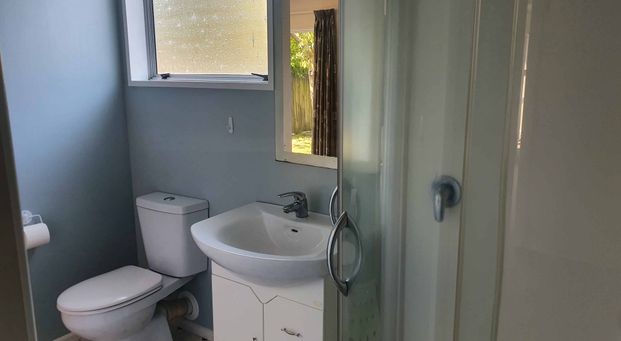 ALL EYES ON IDRIS! - Photo 1