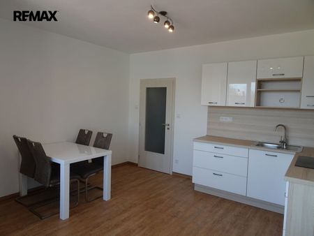 Pronájem bytu 2+kk v osobním vlastnictví 42 m², Znojmo - Photo 3