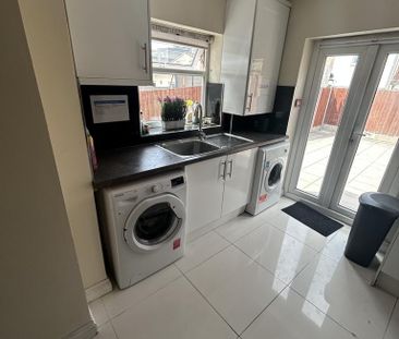 1 bedroom in a house share to rent - Photo 5