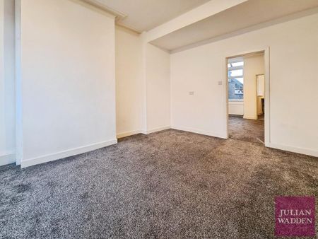 2 bedroom terraced house to rent - Photo 3