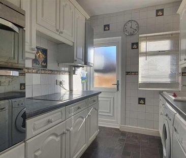 4 bedroom terraced house to rent - Photo 2