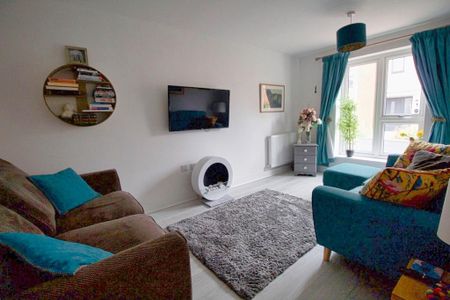 3 bedroom detached house to rent - Photo 2