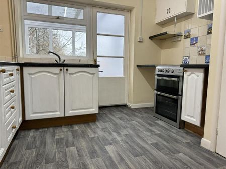 3 bedroom bungalow to rent - Photo 4