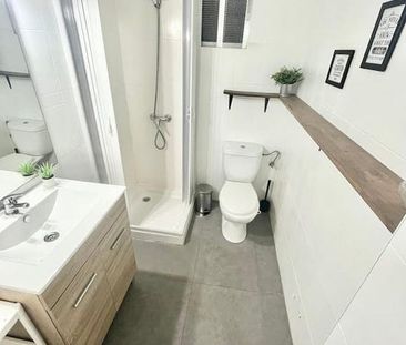 Calle Granate, Sevilla, Andalusia 41009 - Photo 6