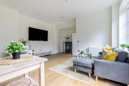 1 Bed Flat, Old Oak Mews, W12 - Photo 4