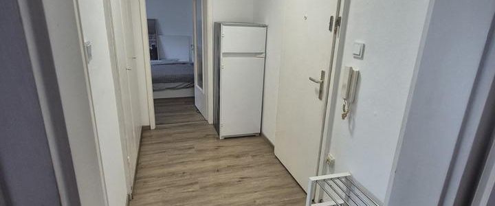 Frisch renovierte, möblierte Wohnung in Augsburg-Haunstetten - Foto 1