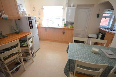 2 bedroom terraced house to rent - Photo 3