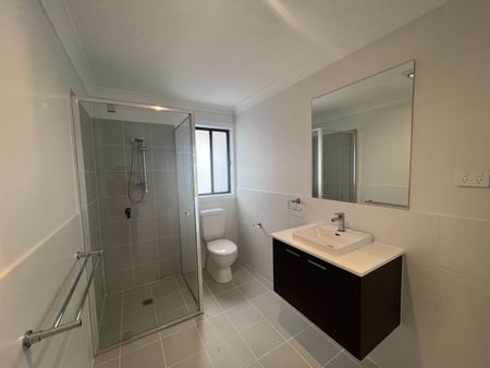 MODERN & LOW MAINTENANCE LIVING - Photo 5