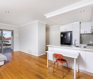 SPACIOUS 2 BEDROOM AND 2 BATHROOM APARTMENT IN RIVERVALE - Photo 3