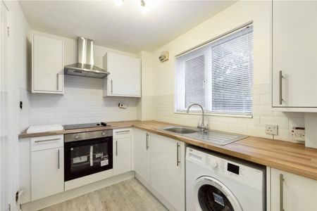 Sweet Briar Drive, Calcot, Reading, Berkshire, RG31 - Photo 5