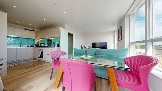 3 bedroom flat to rent - Photo 1