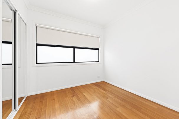 2/21 Alpine Grove, Pascoe Vale VIC 3044 - Photo 1