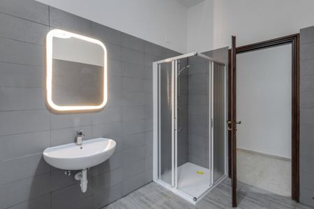 Via Curtatone, Milan, Lombardy 20122 - Photo 4