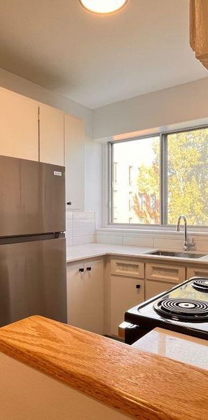 3.5 chauffé à St-Lambert avec piscine sur le toit - Photo 1