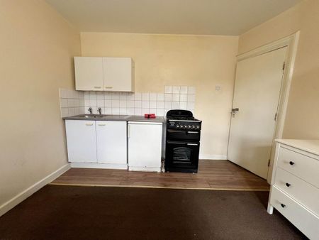 Studio to rent - Photo 3