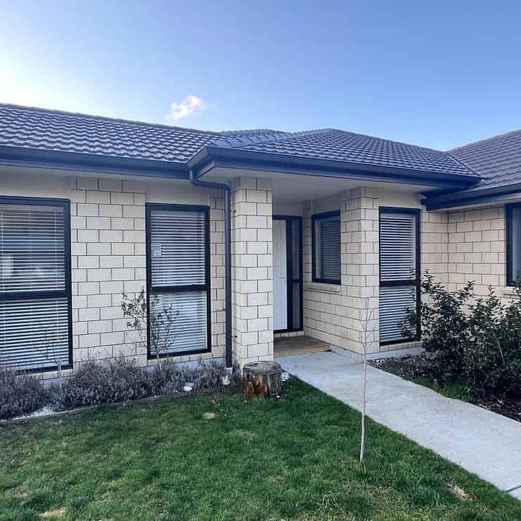 4 bedrooms 2 bathrooms fully fenced - Photo 1
