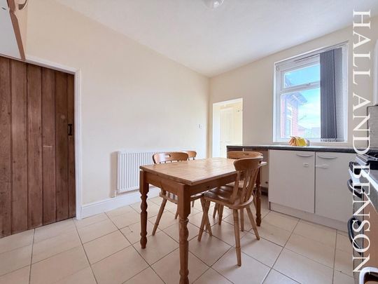 MainRoad, Leabrooks, ALFRETON - Photo 1