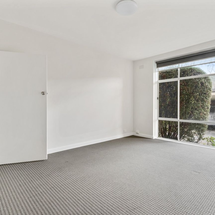 4/35 Grice Cres Essendon VIC 3040 - Photo 1