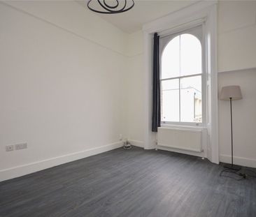 3 Bed Flat, Cargreen Road, SE25 - Photo 4