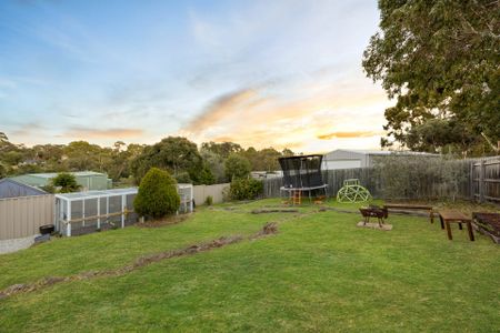 Spacious Family Living in a Peaceful Cul-de-Sac - Photo 3