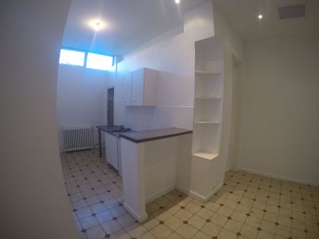 Location Appartement 1 pièce 53m² LILLE 59000 - Photo 3