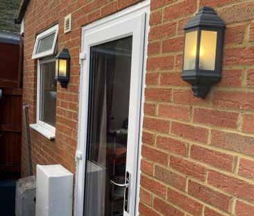 1 bedroom bungalow to rent - Photo 5