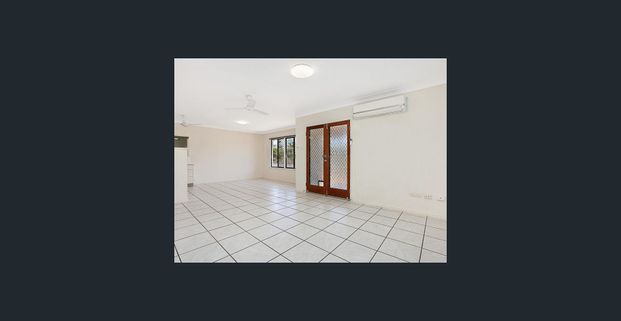 Prime Strand Living - Modern 4-Bedroom Home for Rent - Photo 1