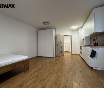 Pronájem bytu 1+kk 36 m² - Photo 2